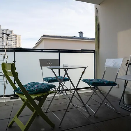 Lägenhet T2 Avec Parking Et Balcon Pres Du Metro Et Du Parc Des Expositions Malakoff