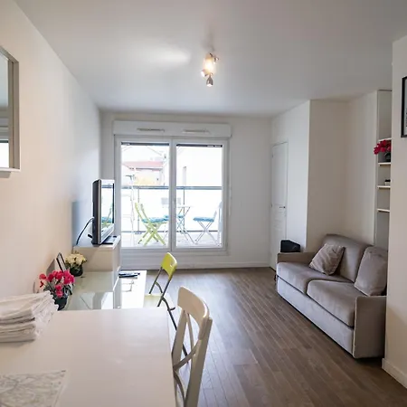 Lägenhet T2 Avec Parking Et Balcon Pres Du Metro Et Du Parc Des Expositions Malakoff